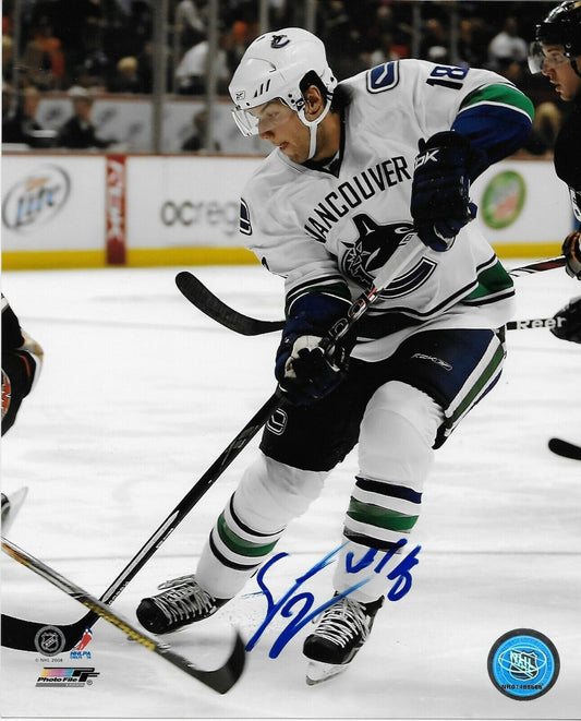 Autographed Vancouver Canucks Steve Bernier 8x10 Photo Original
