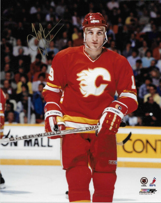 Photo 8x10 autographiée par Tim Hunter des Flames de Calgary #4