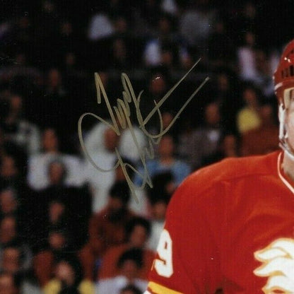 Photo 8x10 autographiée par Tim Hunter des Flames de Calgary #4