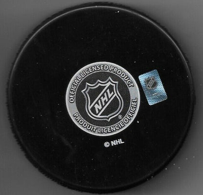 Auto. Montreal Canadiens Hall of Famer Denis Savard Puck w HoF 2000 Inscription