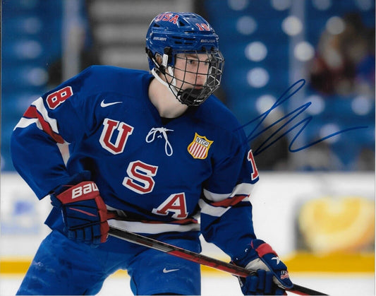 Logan Cooley Hockey USA Autographié 8x10 Photo 1 Original