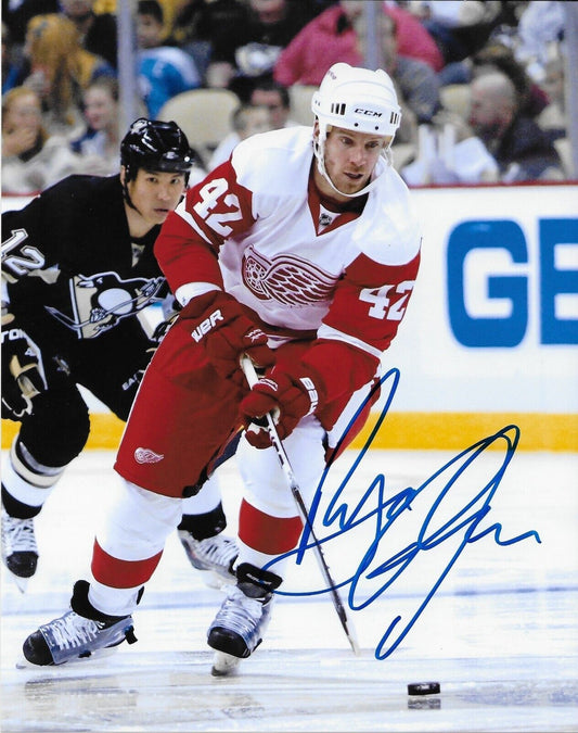 Autographed Detroit Red Wings Ryan Johnson 8x10 Photo Original