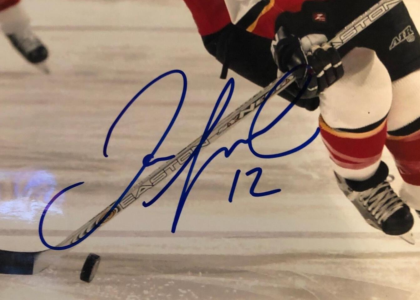 Auto. Calgary Flames Hall of Famer Jarome Iginla 11x14 Photo JSA Authentication
