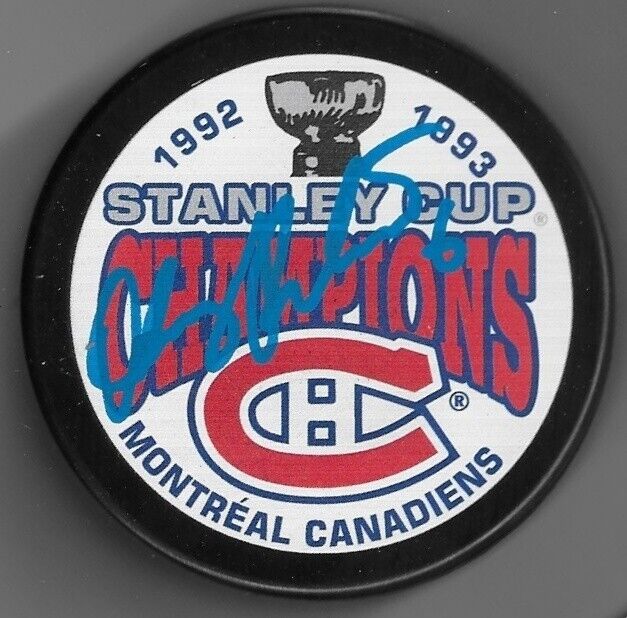 Rondelle autographiée par Oleg Petrov des Canadiens de Montréal, champion de la Coupe Stanley 1992-1993