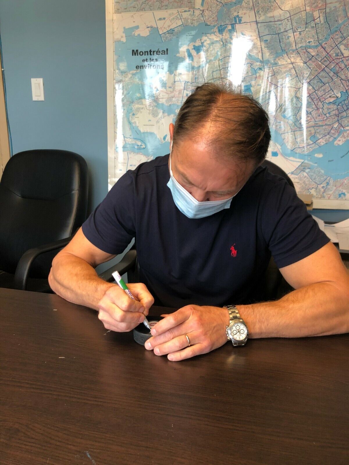 Rondelle autographiée par Oleg Petrov des Canadiens de Montréal, champion de la Coupe Stanley 1992-1993