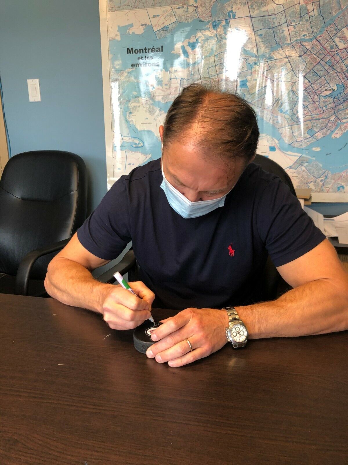 Rondelle autographiée par Oleg Petrov des Canadiens de Montréal, champion de la Coupe Stanley 1992-1993