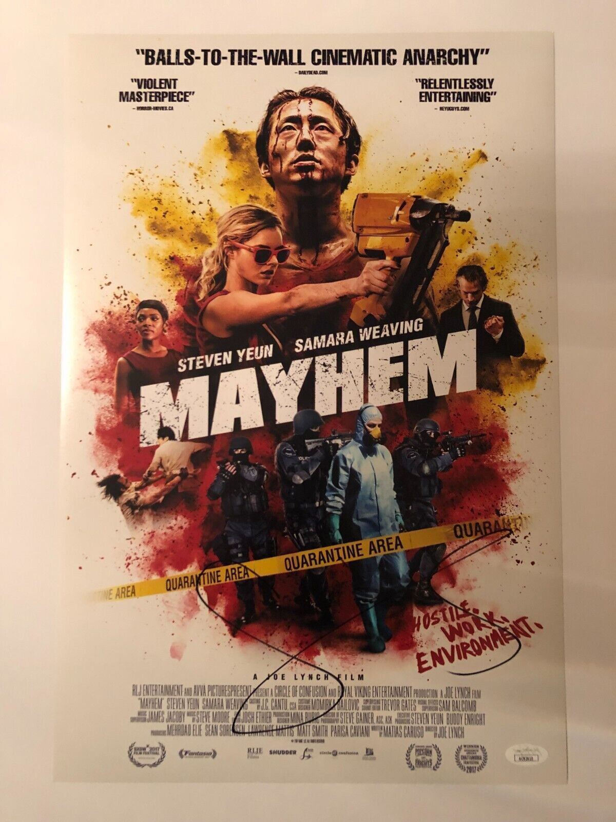Photo autographiée Mayhem 12x18 signée par Samara Weaving JSA cert