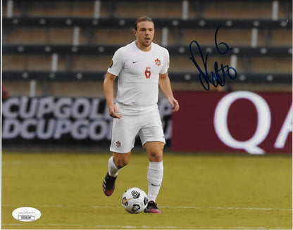 Photo autographiée de Samuel Piette de l'équipe canadienne de soccer 8x10 avec authentification JSA