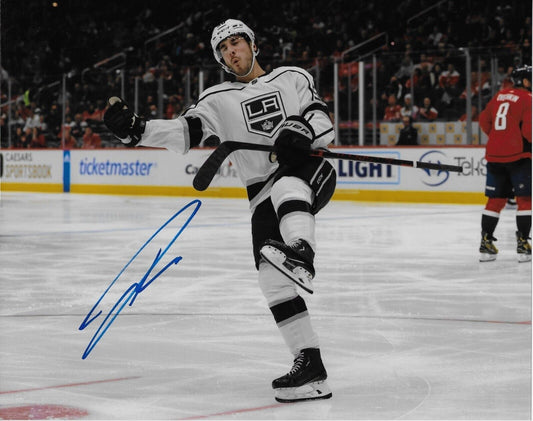 Photo originale autographiée de Sean Durzi des Kings de Los Angeles 8x10