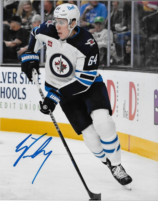 Photo 8x10 autographiée par Logan Stanley des Jets de Winnipeg #2