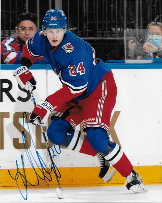 Photo originale dédicacée de Kaapo Kakko des Rangers de New York 8x10