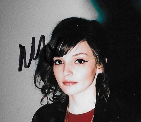 Autographed Synth Pop Band Chvrches Fully Signed 8x10 Photo #2 Original