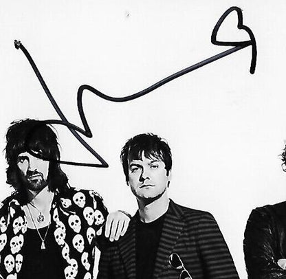 Autographed Kasabian Tom Meighan  Chris Edwards Ian Matthews 8x10 Photo Original