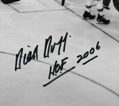Photo 8x10 autographiée par Dick Duff, membre du Temple de la renommée des Canadiens de Montréal, n° 5, originale