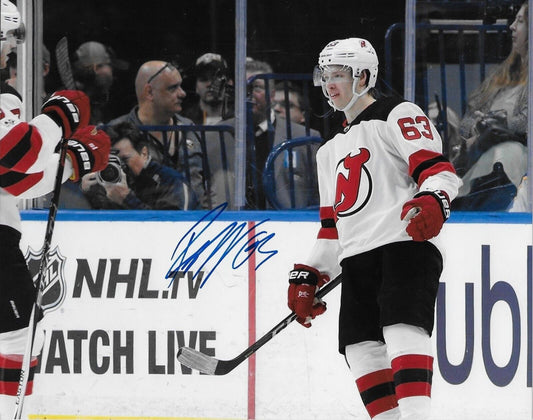 Photo 8x10 autographiée par Jesper Bratt des Devils du New Jersey #2