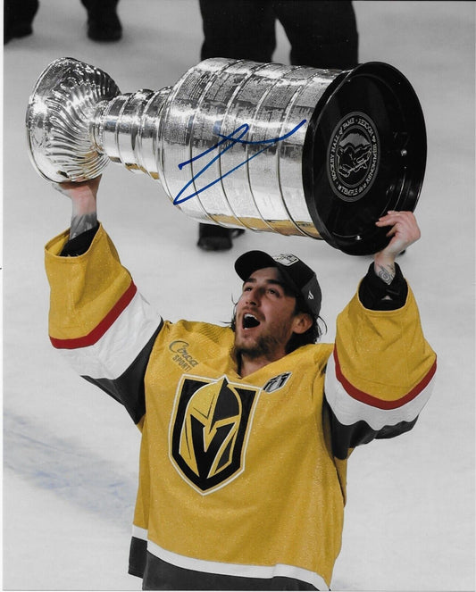 Photo 8x10 autographiée par Logan Thompson des Golden Knights de Vegas #1 Original