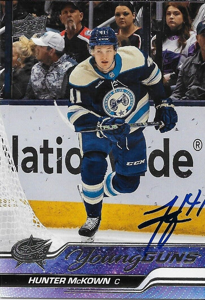 Carte de recrue Young Guns signée Hunter McKown 2023-24 UD Columbus Blue Jackets