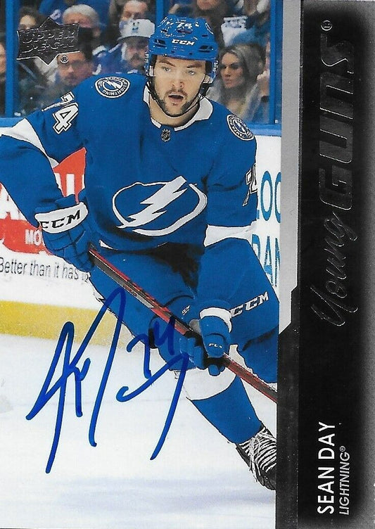 Signed Sean Day 2021-22 UD Tampa Bay Lightning Young Guns Rookie Card
