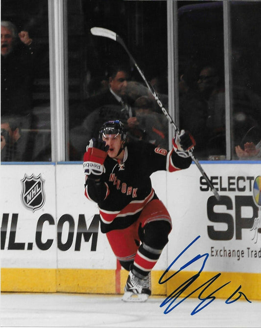 Photo 8x10 autographiée par Carl Hagelin des Rangers de New York #1 Original