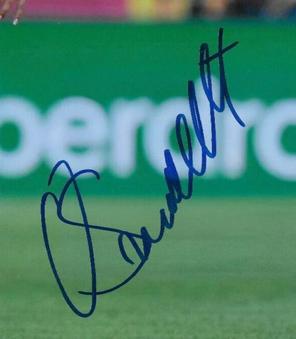 Photo autographiée 8x10 de l'équipe canadienne de soccer féminin d'Olivia Smith n° 4 originale