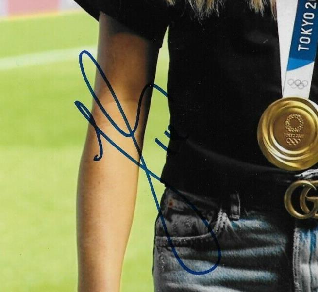 Signed Janine Beckie Team Canada Soccer Gold 2020 Tokyo Olympics 8x10 Photo #1