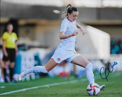 Photo autographiée 8x10 de l'équipe canadienne de soccer féminin de Gabrielle Carle #7
