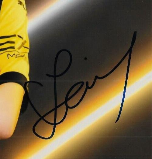 Signed Clarissa Larisey Team Canada Womens Soccer Autographed 8x10 Photo #3