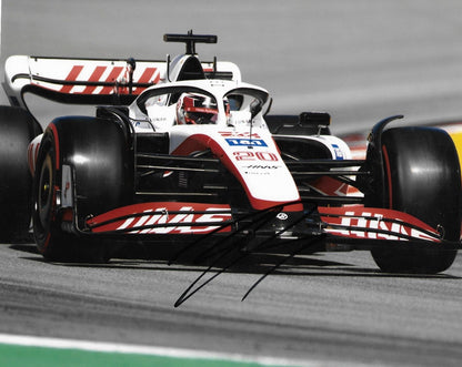 Photo 8x10 signée Kevin Magnussen Formule 1 Haas Racing #1 2022 Original