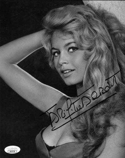Photo originale autographiée 8x10 signée Brigitte Bardot n°2 avec authentification JSA