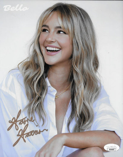 Photo signée Hassie Harrison Yellowstone Tacoma FD 8x10 #2 avec authentification JSA