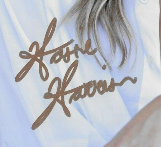 Photo signée Hassie Harrison Yellowstone Tacoma FD 8x10 #2 avec authentification JSA