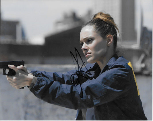 Photo 8x10 signée par Anabelle Acosta des Quantico Ballers #3 Original
