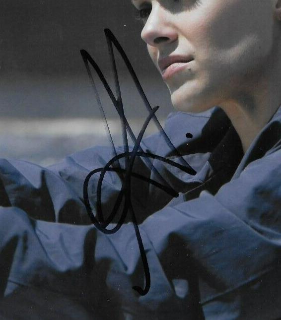 Photo 8x10 signée par Anabelle Acosta des Quantico Ballers #3 Original