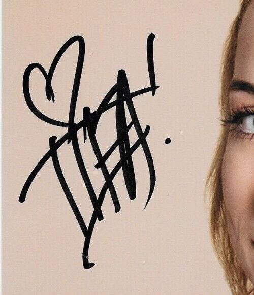 Photo autographiée 8x10 de Last Comic Standing signée par Iliza Shlesinger #4