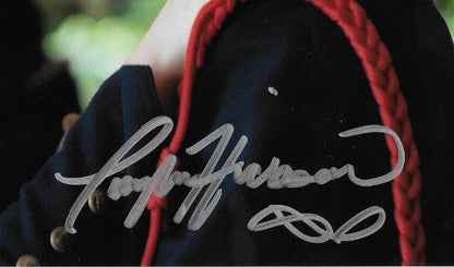 Photo autographiée 8x10 de Taylor Hickson Motherland Fort Salem n°1 originale