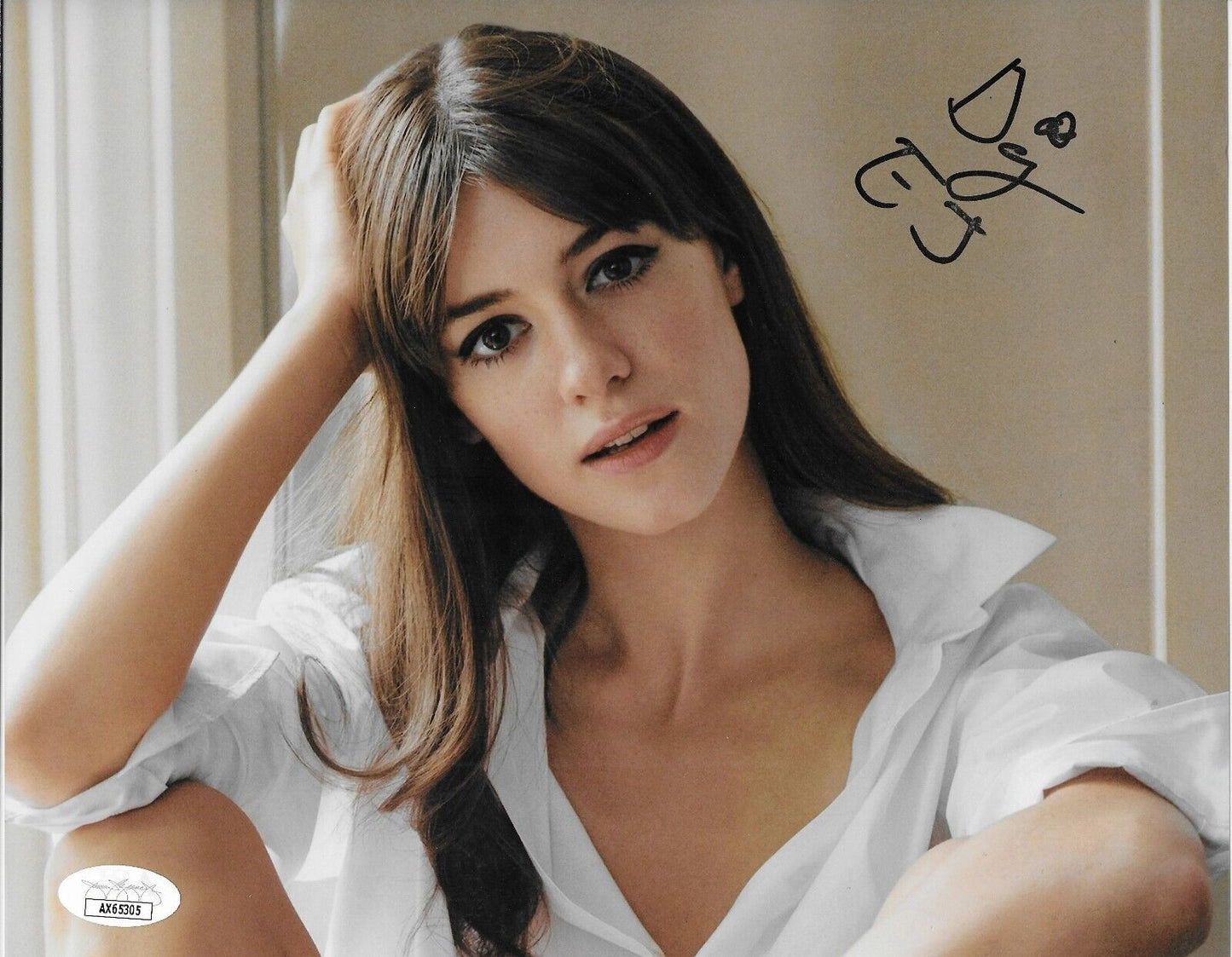 Signed Daisy Edgar Jones Normal People 8x10 Photo #4 with JSA Authentication