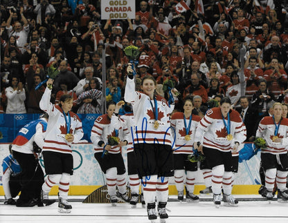 Signed Haley Wickenheiser Team Canada Womens Hockey 8x10 Photo #2 Original