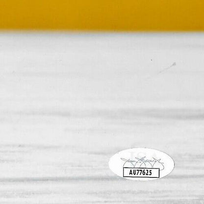 Photo 8x10 signée par Nick Suzuki des Canadiens de Montréal #6 Authentification originale JSA