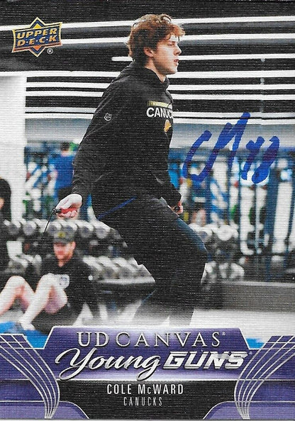 Carte de recrue signée Cole McWard Young Guns 23-24 UD Canvas Vancouver Canucks