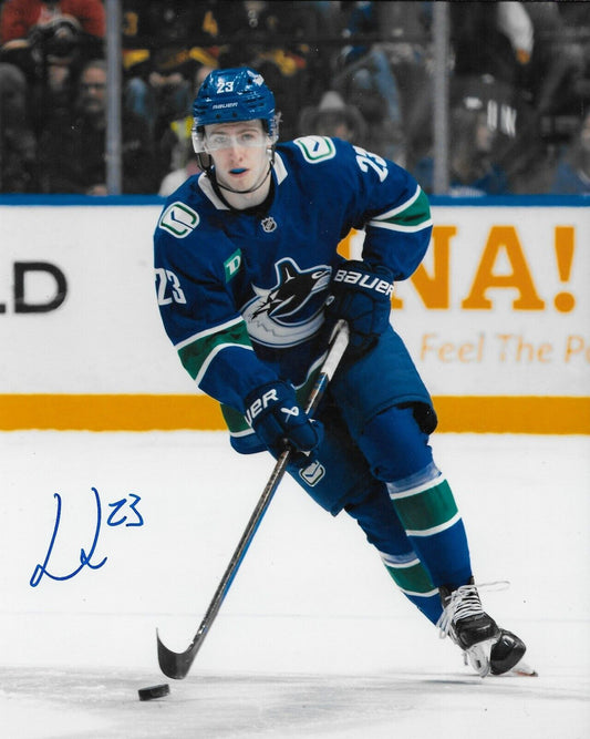 Photo autographiée 8x10 signée Jonathan Lekkerimaki Vancouver Canucks #2 Original