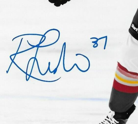 Signed Rebecca Leslie PWHL Ottawa Charge Autographed 8x10 Photo #1 Original