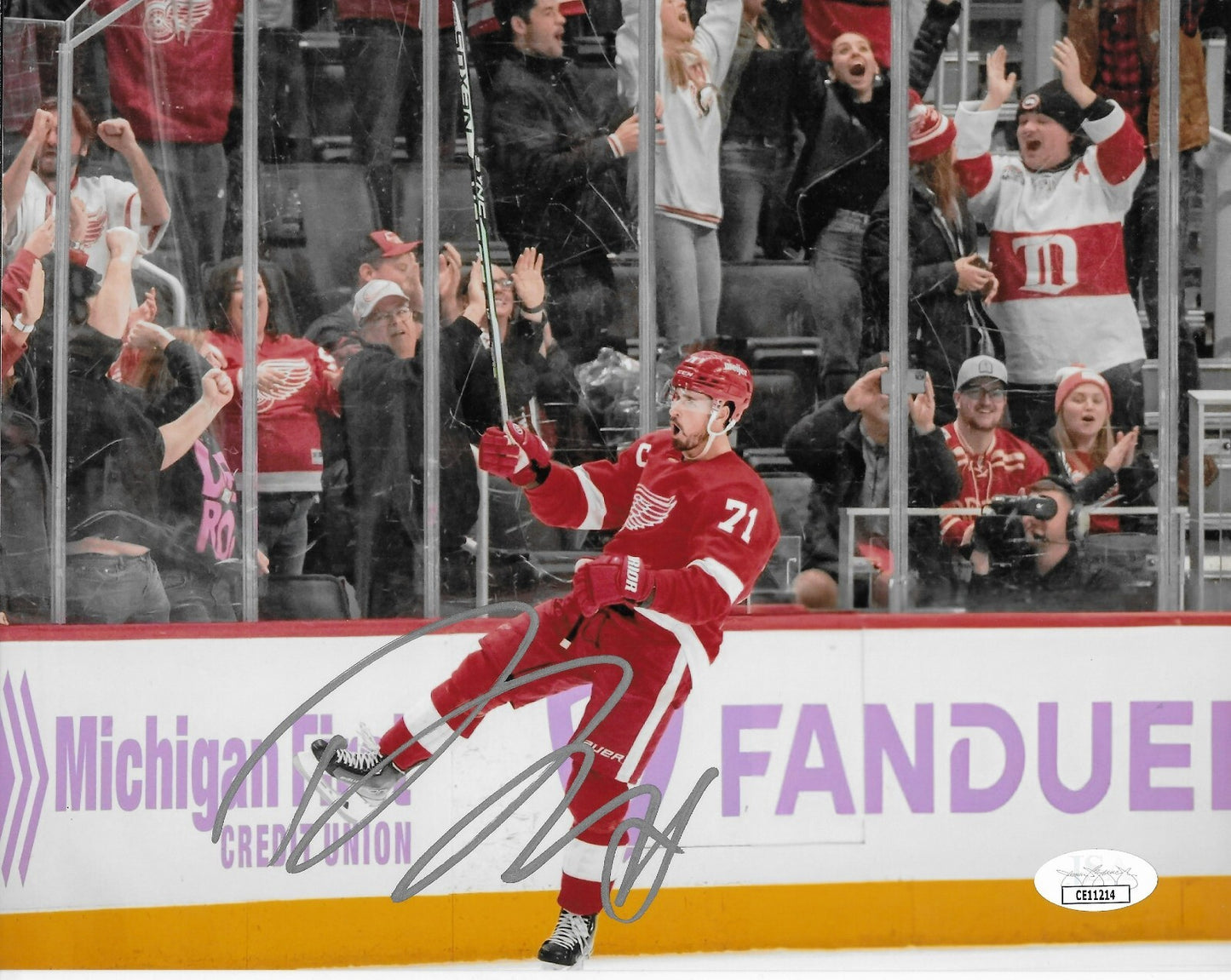 Signed Dylan Larkin Detroit Red Wings 8x10 Photo #1 Original JSA Authentication