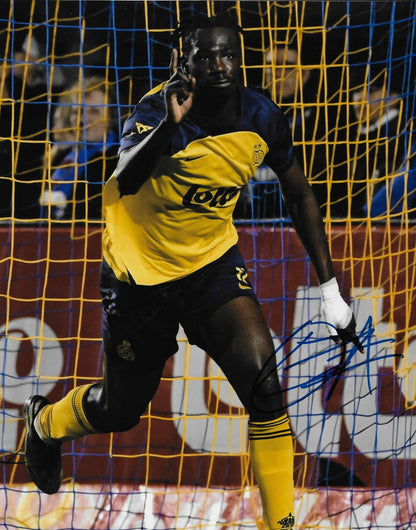 Signed  Promise David Team Canada FC Belgian Union SG 8x10 Photo #1 Original