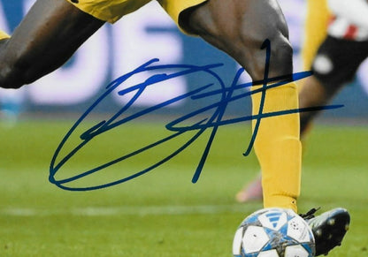 Signed  Promise David Team Canada FC Belgian Union SG 8x10 Photo #3 Original