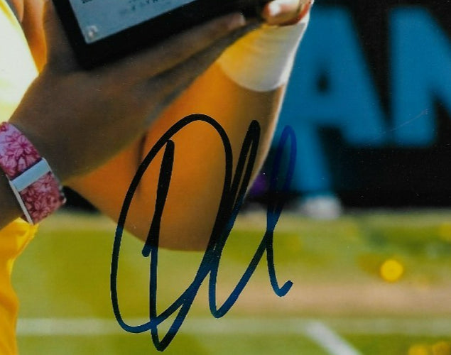 Signed Diana Shnaider Womens Tennis 8x10 Photo #1 with JSA Authentication