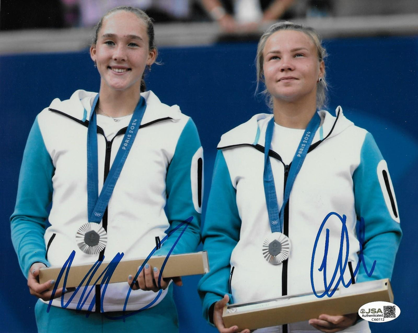 Signed Mirra Andreeva Diana Shnaider Womens Tennis 8x10 Photo JSA Authentication