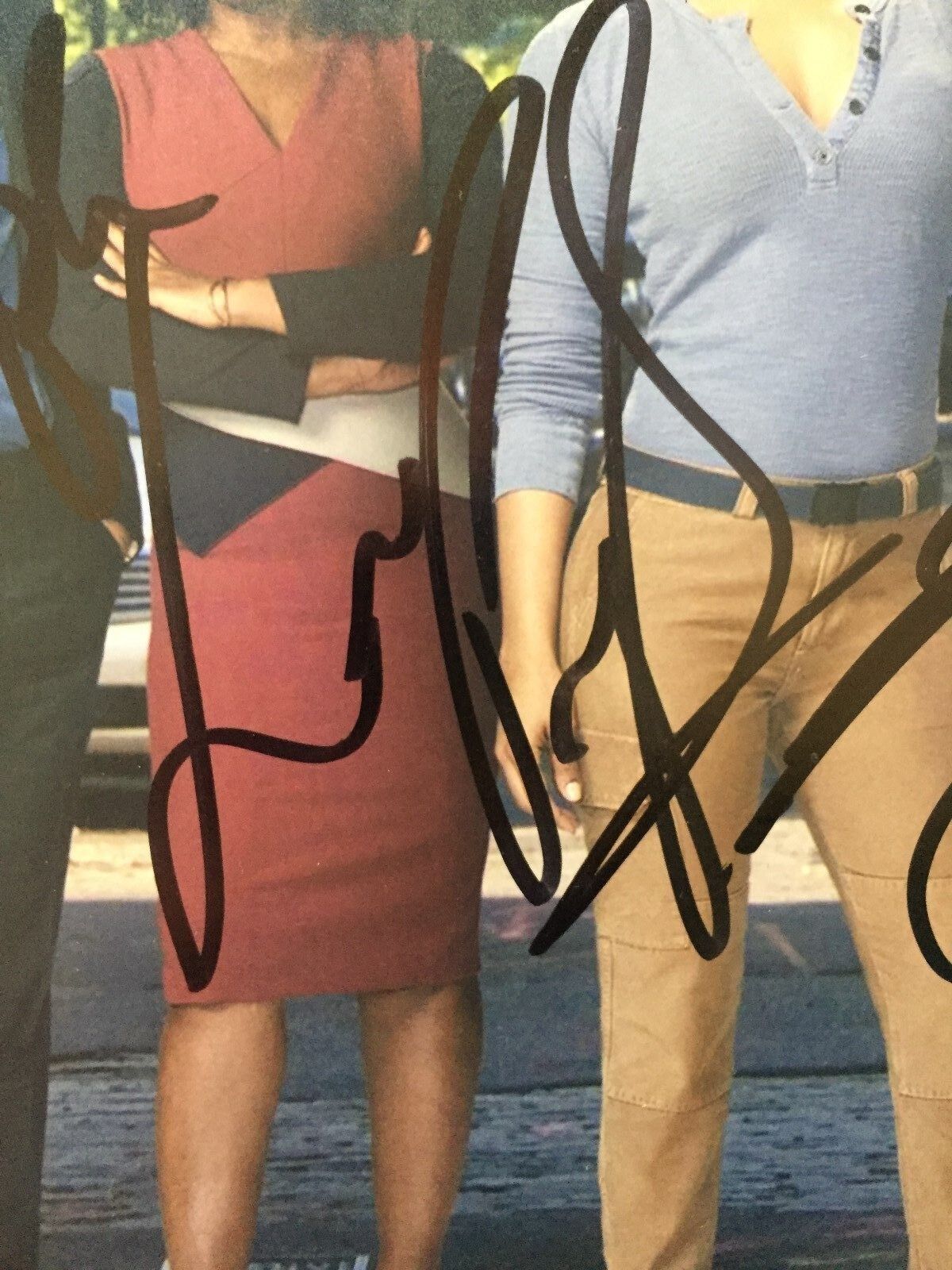 Autographed Quantico cast signed 11x14 w/JSA Priyanka Chopra Johanna Braddy