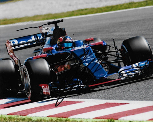 Autographed Toro Rosso Formula Driver Daniil Kvyat signed 8x10 Photo Original