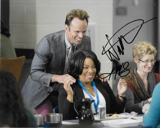 Photo autographiée 8x10 signée par Walton Goggins et Kimberly Hebert, directeurs adjoints