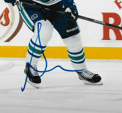 Photo autographiée 8x10 originale d'Alexander Edler des Canucks de Vancouver